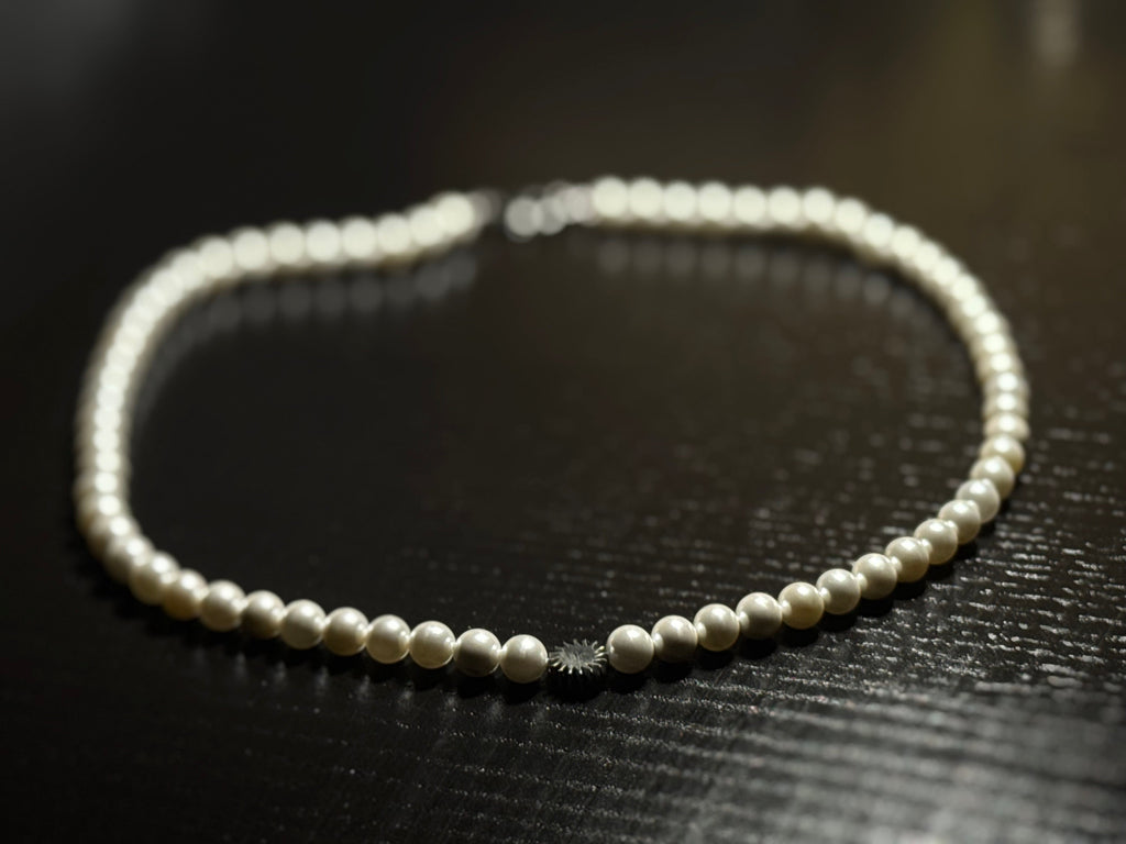 Nologos necklace (collar)