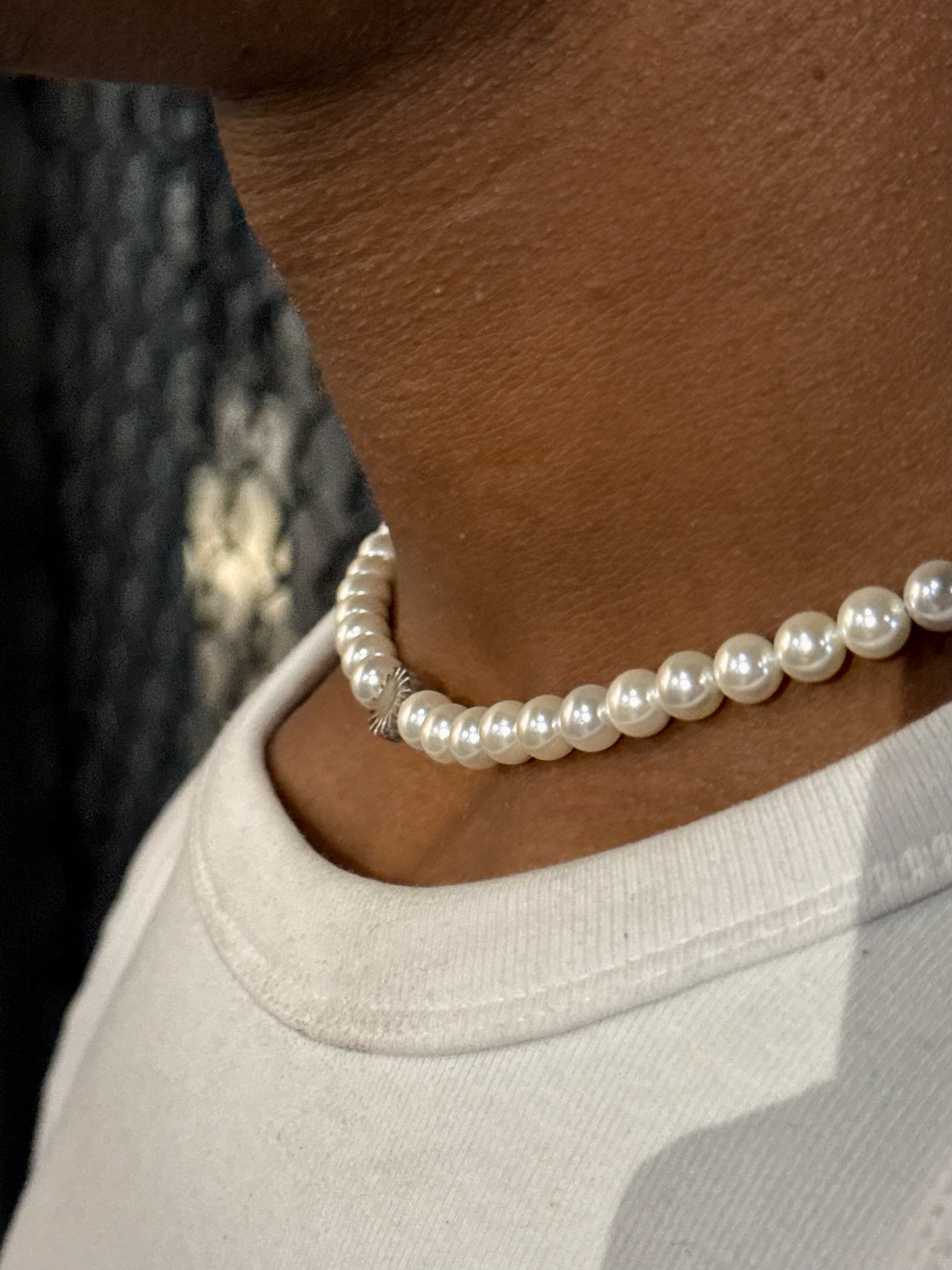 Nologos necklace (collar)